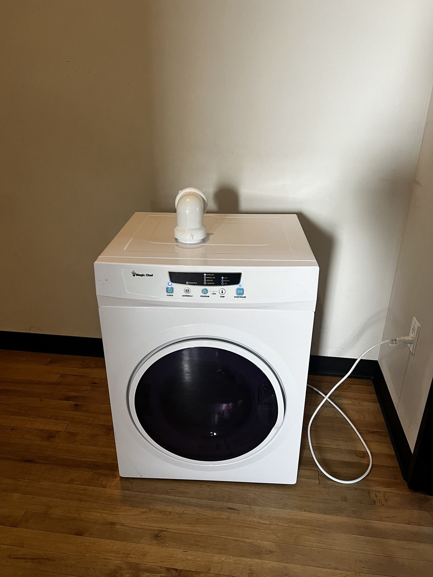 BRAND NEW PORTABLE DRYER!! 250$