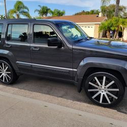 (11) Jeep Liberty, 4x4, Low Miles, Clean Title, Smogged, 22"rims, Runs And Drives Great