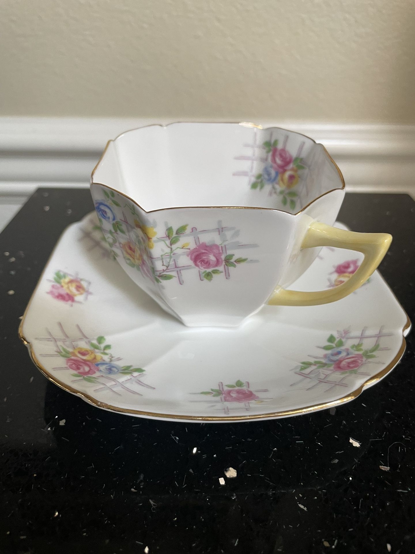 Shelley Queen Anne Small Roses Pattern Fine Bone China