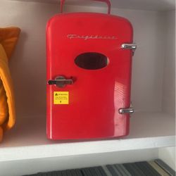 Mini Fridge 