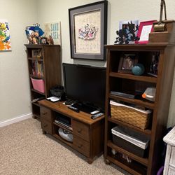 Thomasville Furniture TV Stand And shelves