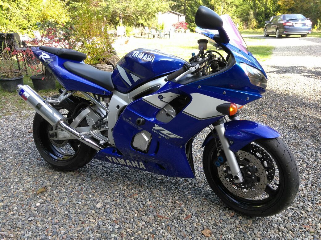 Yamaha r6 motorcycle 01