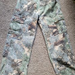 King's camo boys size 10/12 pants