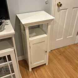 Small Bathroom Or Living room Vanity Table