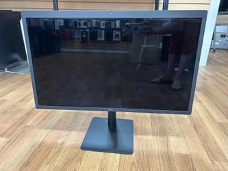 LG Ultrafine 5K Model 27MD5KA 27 inch LED monitor design for Apple 5120 x 2880