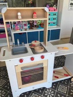 Hape Wooden Cook & Serve Play Kitchen