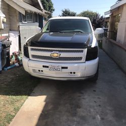 Chevy Silverado 2011 V8