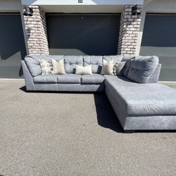 Free Delivery Sectional Sofa Couch Perfect Condition 