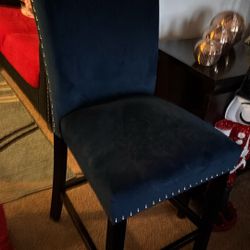 6 Very Nice Dining Room Chairs 