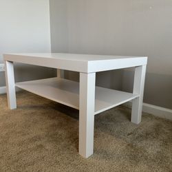 IKEA White Coffee Table – Simple & Stylish