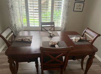 Mahogany Table and 4 Chairs