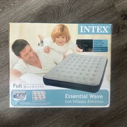 NEW INTEX FULL SIZE INFLATABLE MATTRESS W/HAND HELD ELECTRIC PUMP