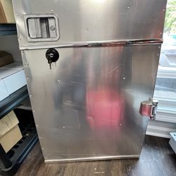 2016 Airstream Flying Cloud Door