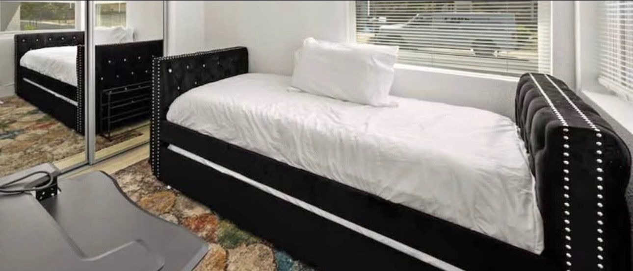 Trundle Twin Size Bed