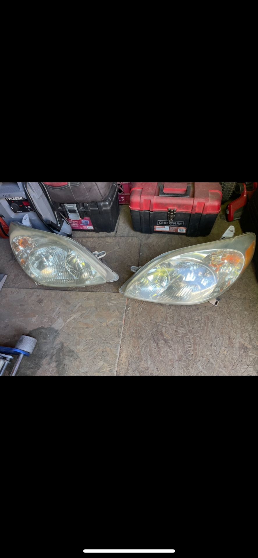 Toyota Matrix Oem Headlights
