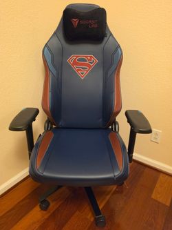 Secretlab TITAN Evo gaming chair w/ Technogel Premium Armrest Top