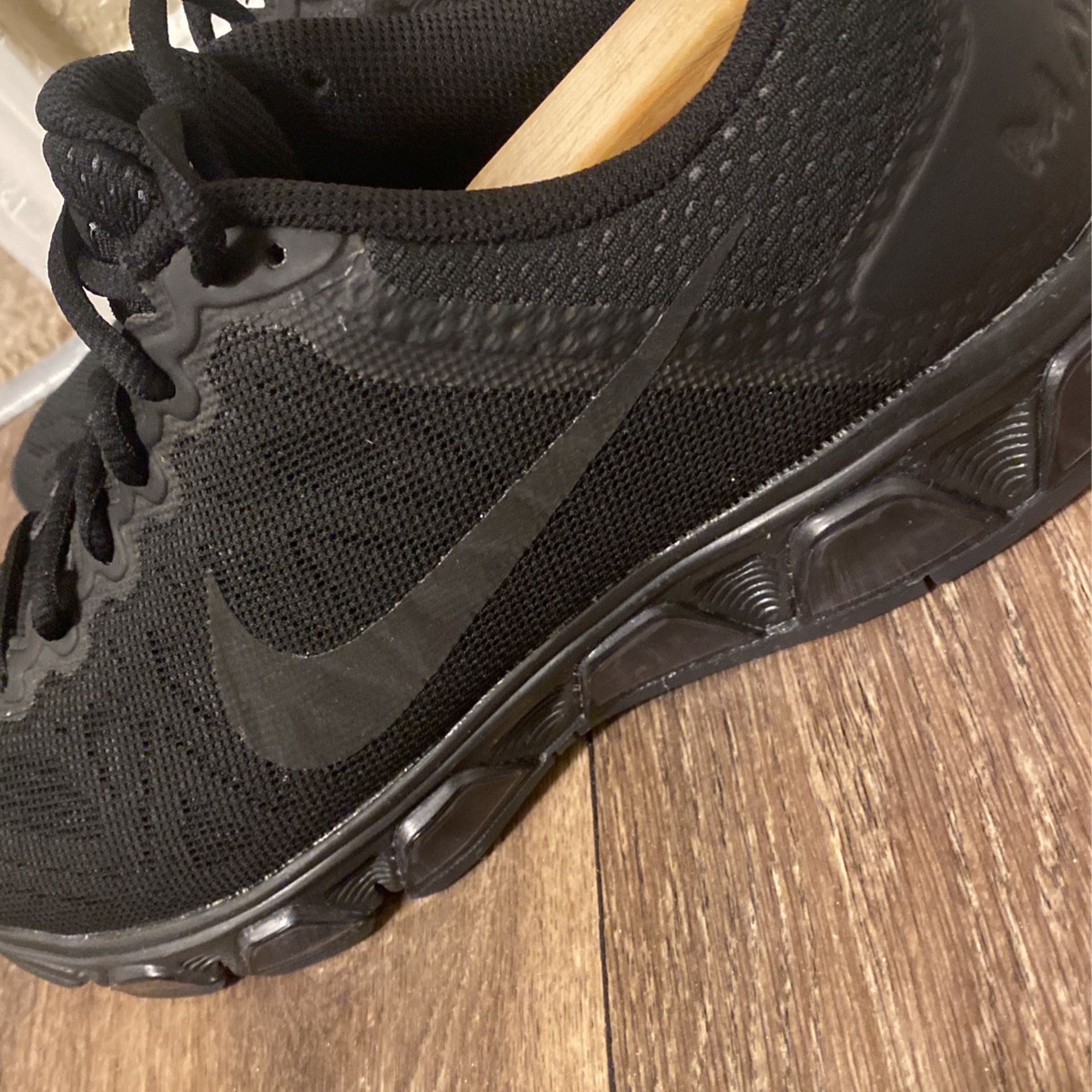 Nike Women's Air Max Tailwind Athletic Running Shoes 683635 010 - Main Image