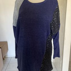Ladies Sweatshirt Size Large