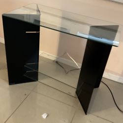 Modern Glass ConsoleTable/TV Stand