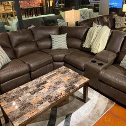 Tambo Canyon Reclining Sectional /couch /Living room set 