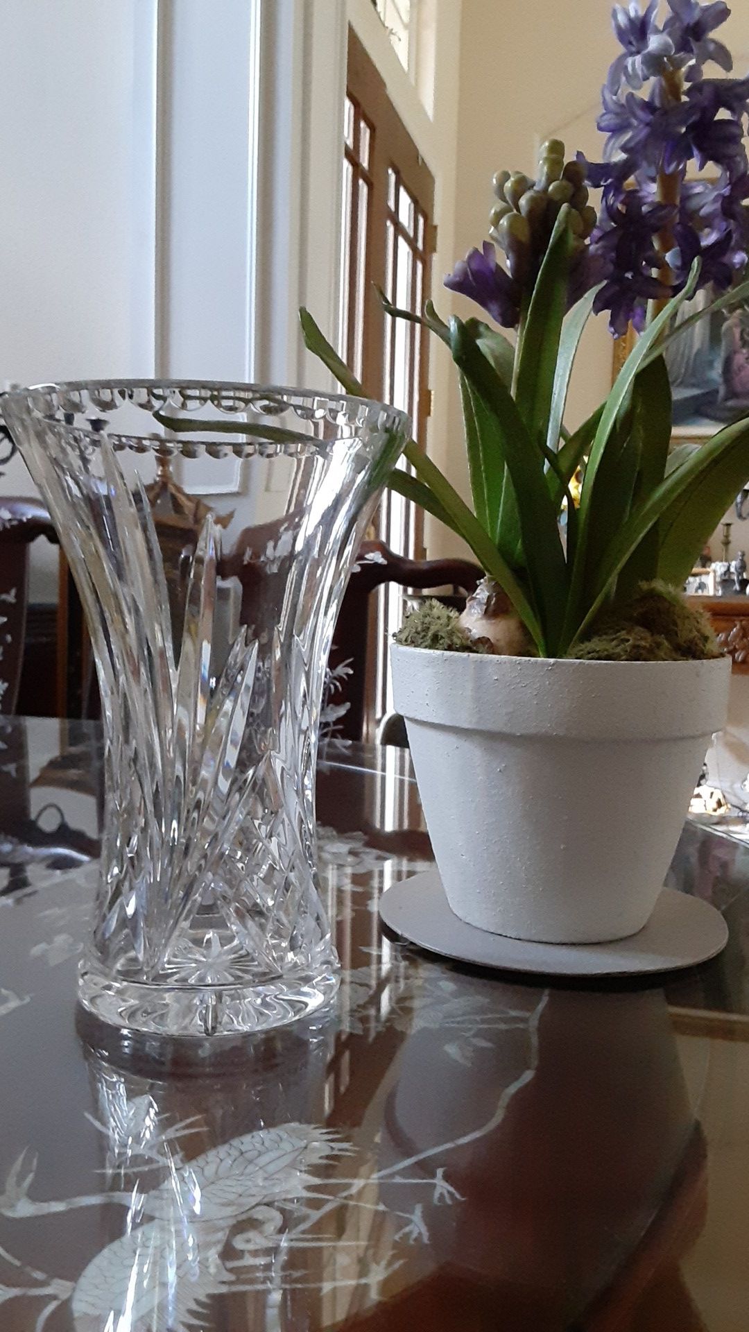 ORIENTAL DECOR FINE CRYSTAL VASE