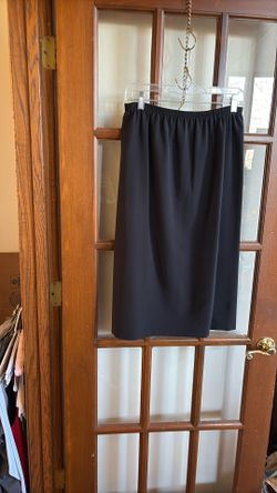$10 Black Midi Skirt SzM