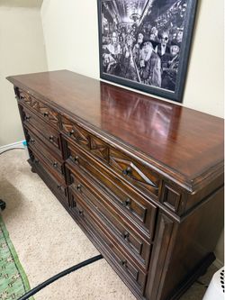 Hooker Furniture “Seven Seas Collection” 8-Drawer Dresser