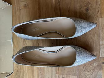Michael Michael Kors Silver glitter pointed toe kitten heel pumps size 6