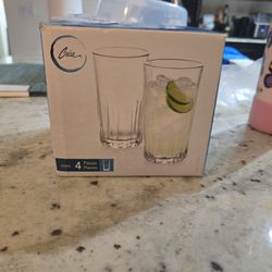 4 Piece Glass Set