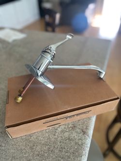 Kitchen faucet single handle