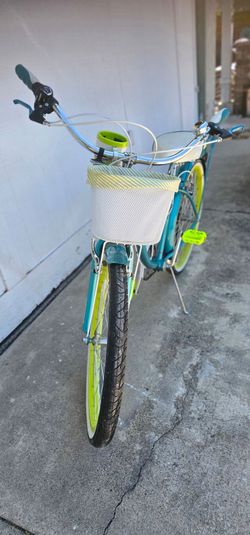 HUFFY WOMENS BIKE
