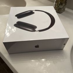 Brand New AirPod Maxes In Bulk READ DESCRIPTION 