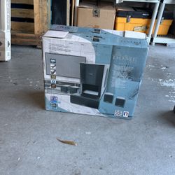 3 Pc Surround Sound With Projector And Screen