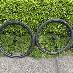 Axis Elite Wheelset with Trigger Pro Tires Like New 