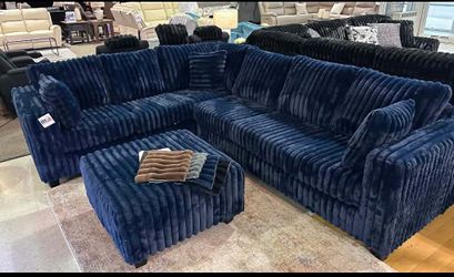 💞OM 💞  Brand New Living Room Sectional Couch