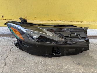 2025-2026 TOYOTA CAMRY RH HEADLIGHT OEM #2