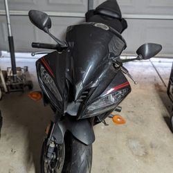 Yamaha R6 