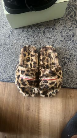 Balenciaga slides chetah print