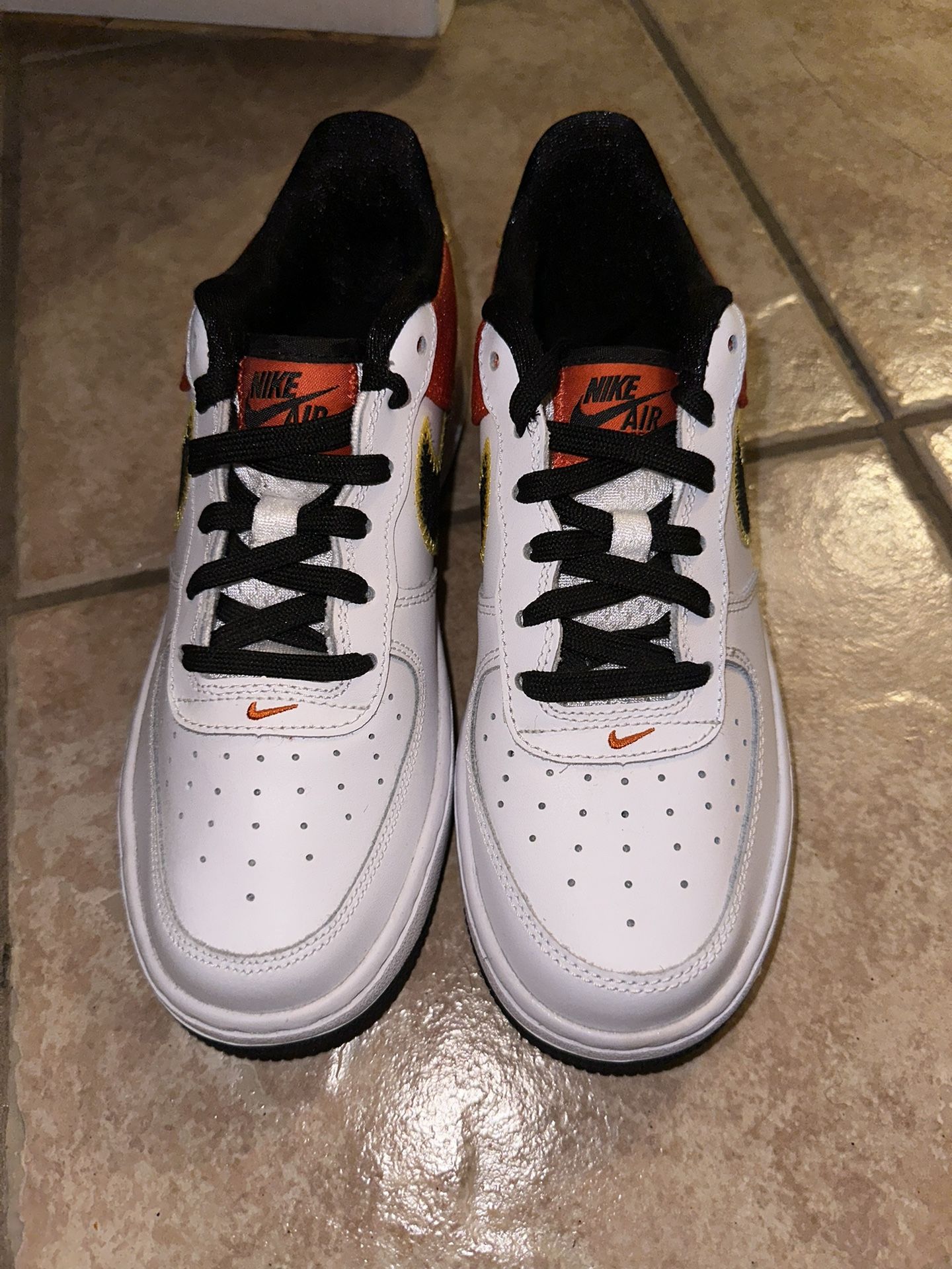 07 Lv8 Nike Air Force One Raygun Nike Af1 Low Top Air Force Ones