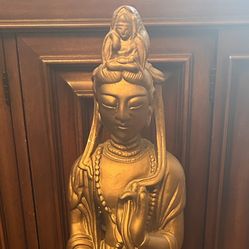 Antique‑Style Golden Kuan Yin Statue – Elegant Buddhist Goddess of Compassion