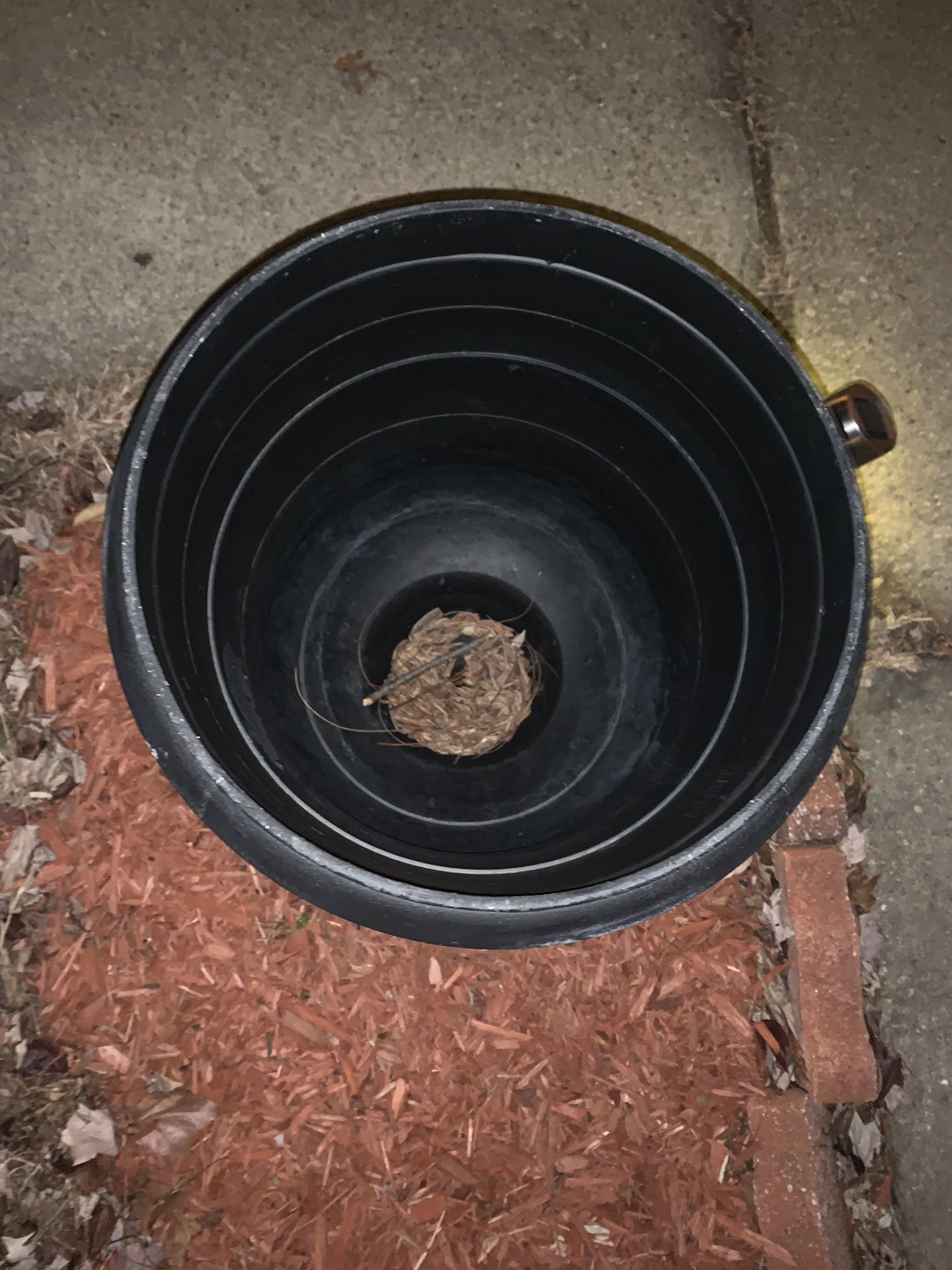 Outdoor/indoor garden pot