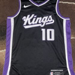 Sacramento Kings Domantas Sabonis #10 Icon Edition Jersey Authentic Mens Size 48 Large Purchased at the Golden One Center