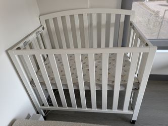 Folding Portable 3-in-1 Mini Crib
