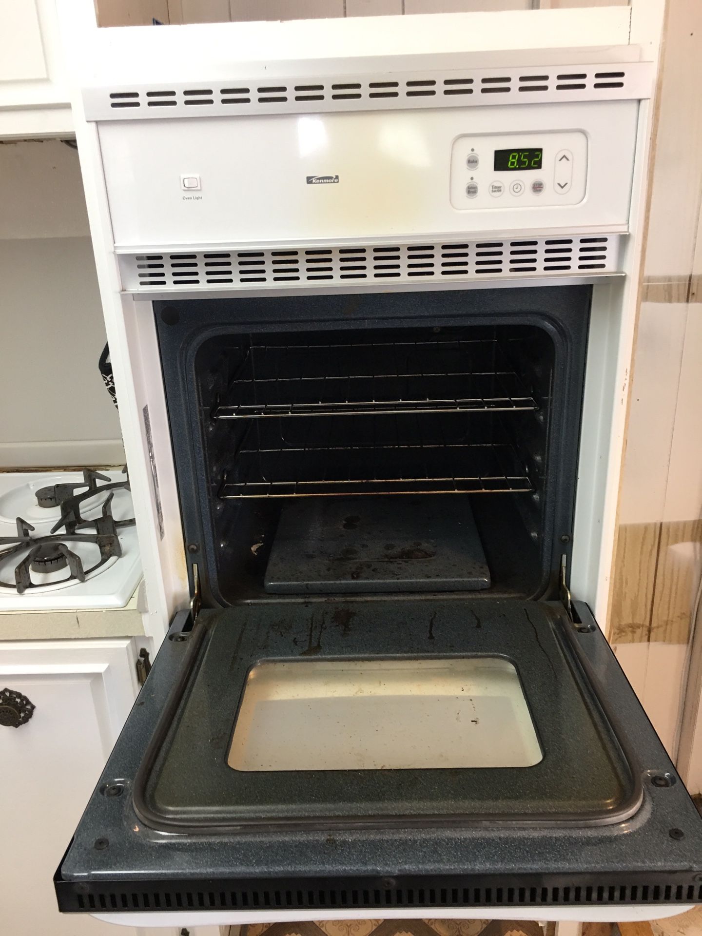 Kenmore drop in gas stove and slide in gas oven for Sale in Mesa, AZ