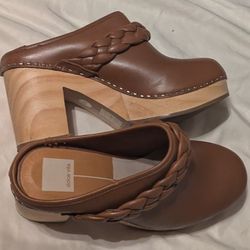 Dolce Vita Size 8 Brown Leather Clogs,Barley Worn 