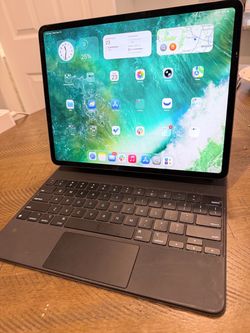 Apple iPad Pro 12.9-inch (3rd Gen) 64GB Cellular with Magic Keyboard