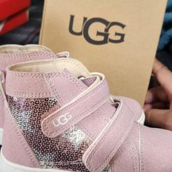 UGG  New Never Worn Size 9 Childrens