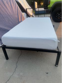 Nice twin bed with good mattress