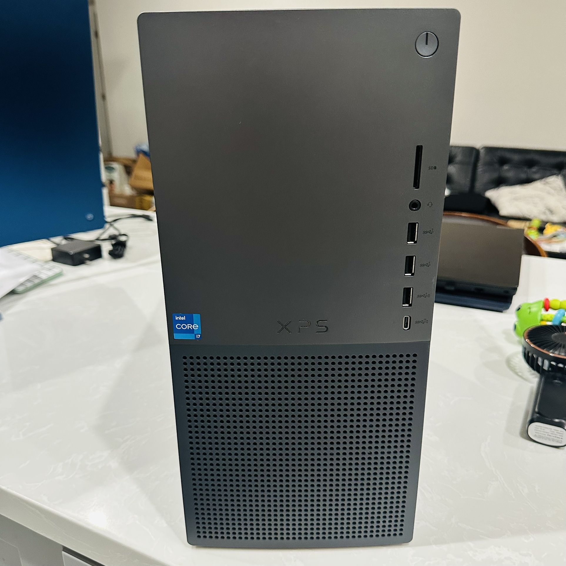 Dell - XPS 8960 Tower PC Desktop with RTX 4060