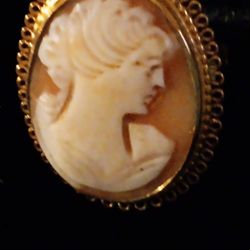 Vintage Rare 1950s Vendome Hand Carved Cameo Adjustable Ring.